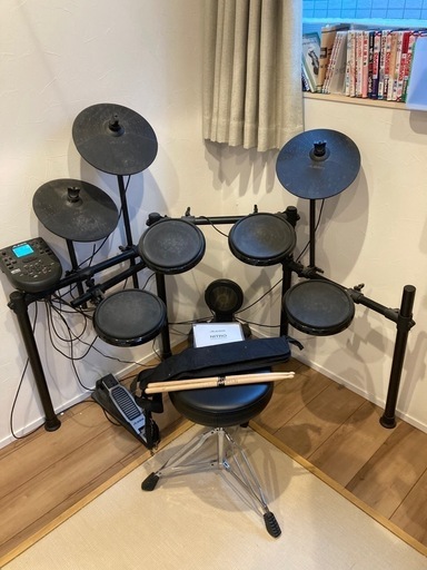 Alesis Nitro Drum Module電子ドラム　椅子とスティック付