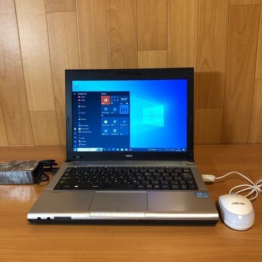 ACアダプター付属になりました。バーサプロ　12.1インチ ノートPC