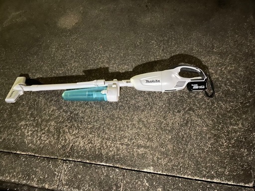 マキタのバッテリー、ブロワー、掃除機セット