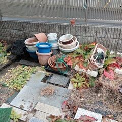 引っ越しの為、大至急。外側のプランターなどの画像