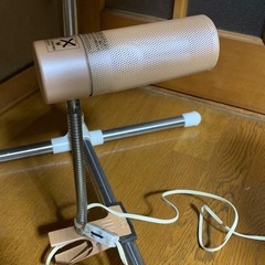東芝製暖色クリップ式蛍光灯の画像