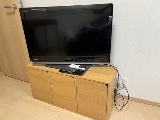 カラーボックスと32インチテレビセット