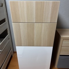 IKEA ベストー　収納棚　幅60奥行40高さ130