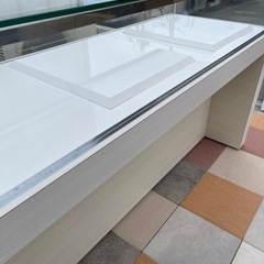 ガラスショーケースの画像