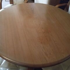 ナガノインテリア  円形ダイニングテーブルとキャスター付椅子４脚の５点セット: 7000円の画像