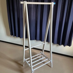 ハンガーラックの画像