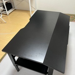 [最後の値下げ]ゲーミング座椅子(AKRACING)&ローデスク(タンスのゲン)セットの画像