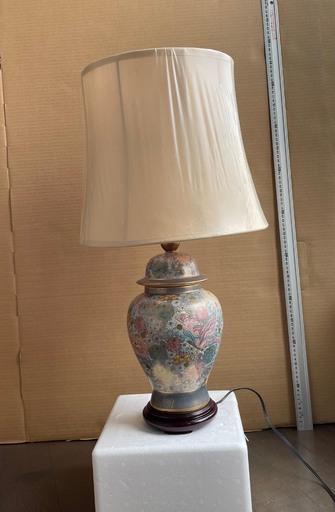 陶器の電気スタンド