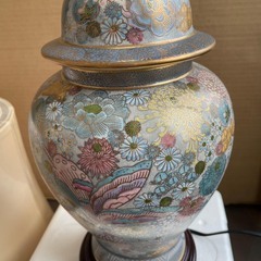 陶器の電気スタンドの画像