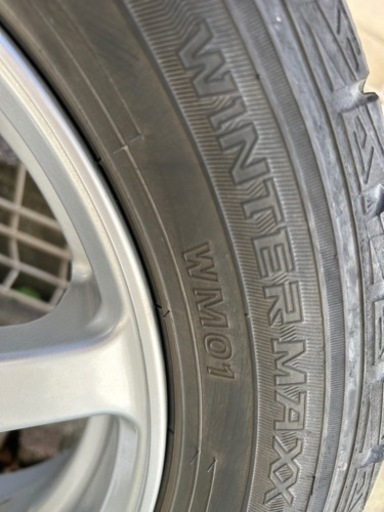車のパーツ タイヤ、ホイール