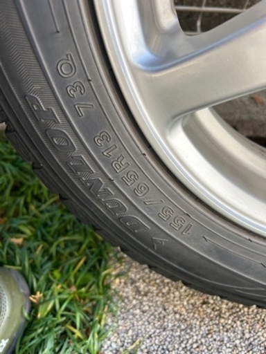 車のパーツ タイヤ、ホイール