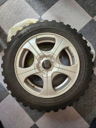 ピンスパイクタイヤ　4本　ADVAN　175/65/14　マルチホイール付き