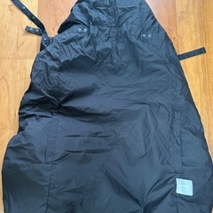 ダウンケープ、雨よけカバー付き