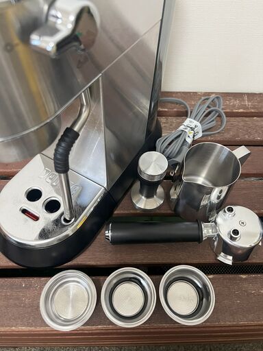 De'Longhi - エスプレッソとカプチーノメーカー