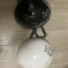 【受付終了】ヘルメット2個の画像