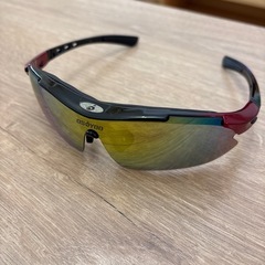 スポーツサングラス　ハードケース、替えレンズ付き