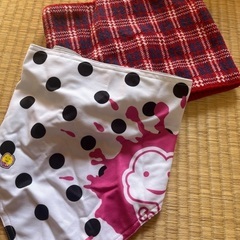 ★スノボ小物セット　ブーツも入るバック付き　インナー上下Mサイズ　尻膝パット付き　ダイスゴーグル　雪焼け防止ネックウォーマー　ボート盗難防止ワイヤー　リーシュコード２種　リフト券ケース　ベルト★の画像