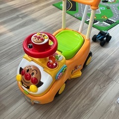 アンパンマンの手押し車の画像