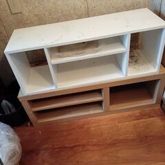 ２台の丈夫なテレビ台です。