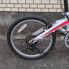 折りたたみ自転車の画像