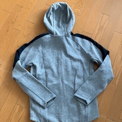 PUMAプーマパーカー Mの画像
