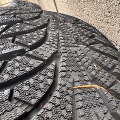 195/55R16 シバタイヤスタッドレス ホイール付き 300キロ走行 自家塗装白 取りに来る方専用 の画像
