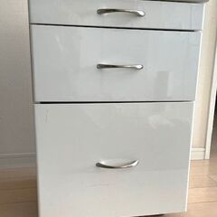 サイドキャビネット（脇机）の画像