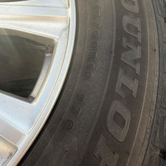 DUNLOP スタッドレスタイヤ (ホイール付き)の画像