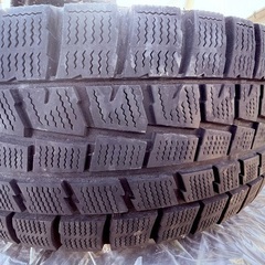 DUNLOP スタッドレスタイヤ (ホイール付き)の画像