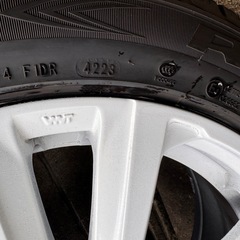 195/55R16 シバタイヤスタッドレス ホイール付き 300キロ走行 自家塗装白 取りに来る方専用 の画像