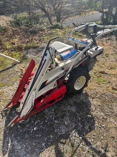 稲刈り機　ヤンマーYB35 中古