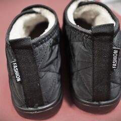 レディース スノーシューズ　24ｃｍ　黒　スノーブーツ　 防寒靴  　防寒シューズ  冬用 　冬用 　防寒スニーカー　裏起毛の画像