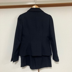 成人女性用スーツの画像