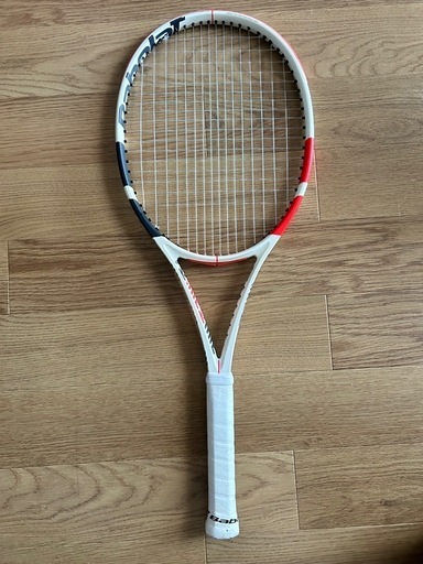 テニスラケット　バボラ　ピュアストライク100 G2