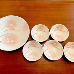 透かし陶器大鉢と黄色うさぎ大鉢・未使用品