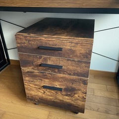 （決まりました）ニトリ デスク下ワゴン