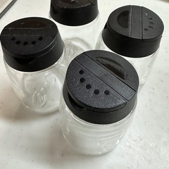 IKEAの塩コショウ等入れ
の画像