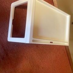 IKEAベッドトレイの画像