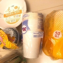 紙コップ　紙皿　割り箸　使い捨て容器セット　紙皿　竹串　たこ焼きパーティー　ホームパーティの画像