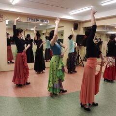 気軽に体験してみよう♪　フラメンコ1回レッスン￥1000　毎週火水木日