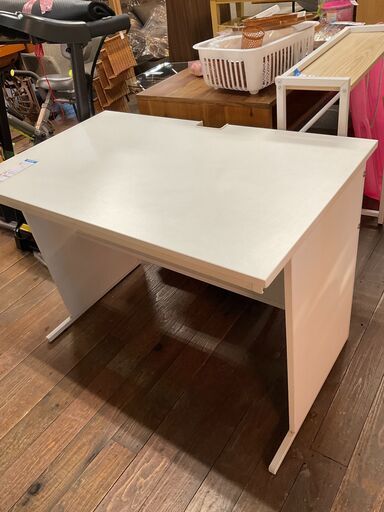 PCデスク　幅100cm　しっかりしたつくりです