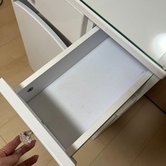 【所沢市】引取限定　ドレッサー　椅子付き　ホワイトの画像