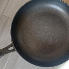 【取引中】フライパン　未使用の蓋付きの画像