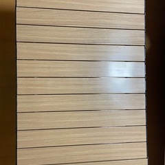 美品！コンパクト折り畳みテーブル
