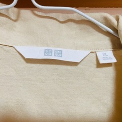 UNIQLO XL ベージュ 半袖シャツの画像