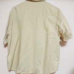 UNIQLO XL ベージュ 半袖シャツの画像