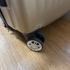 キャリーケース　スーツケースの画像