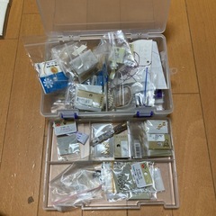 アクセサリー　ハンドメイドパーツ　ケース付