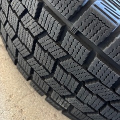 期間限定値下げ↓中古◆TOYOTA◆ヴォクシー◆スタッドレスタイヤ◆ホイール付き◆205R16の画像