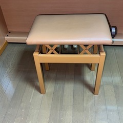 ピアノチェア